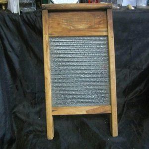 VTG 40'S WOODEN FRAMED WASHBOARD W/WAVY GLASS, FARMHOUSE CHIC DECOR